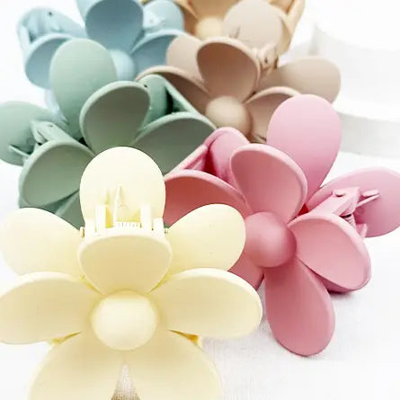 Matte Tone Daisy Hair Claw Sets